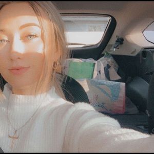 Meet your Posher, Andrea